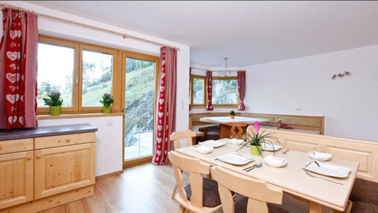 Michelas - Hof Umhausen Zimmer foto